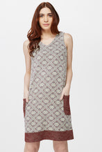 Load image into Gallery viewer, Maroon Knit Shift Dress