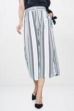 Load image into Gallery viewer, Blue and White Stripes Cropped Pants